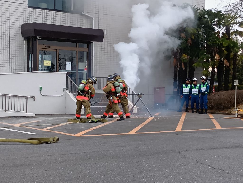 6.消防隊突入(1) 6.消防隊突入(1)